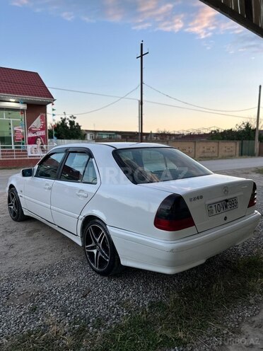 Mercedes C 240-3