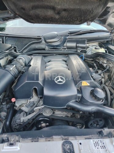 Mercedes E 240-5