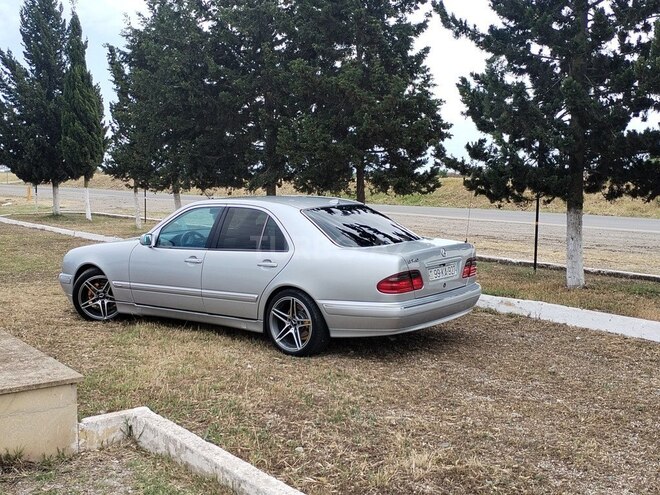 Mercedes E 240-15