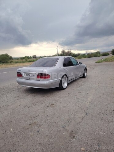 Mercedes E 240-9