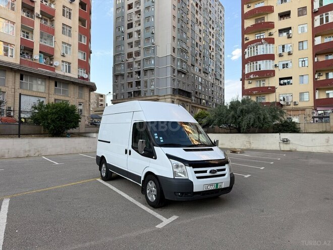 Ford Transit-1