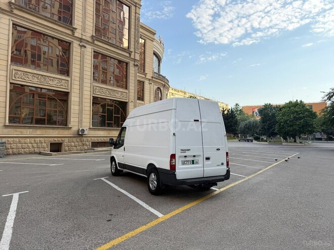 Ford Transit-5