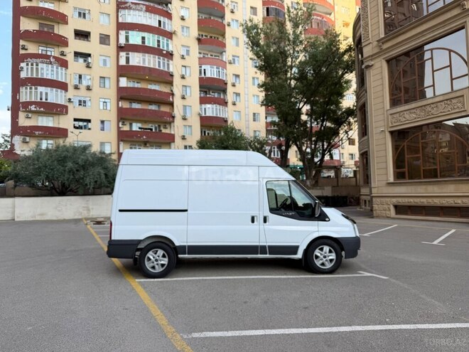 Ford Transit-6