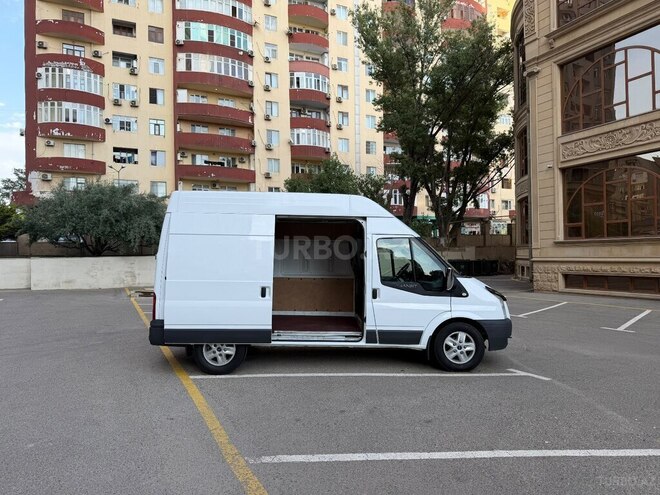 Ford Transit-7