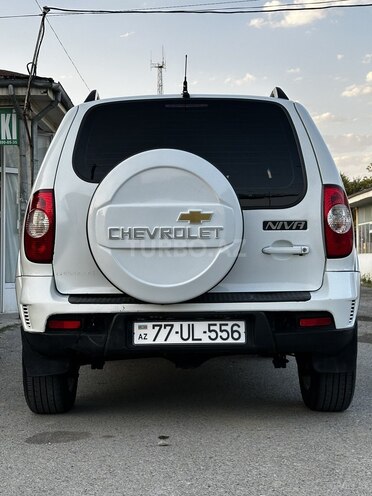 Chevrolet Niva-5
