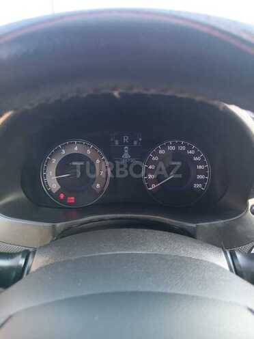 Hyundai Accent-11