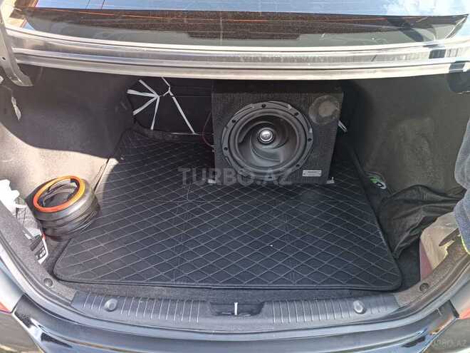 Hyundai Accent-13