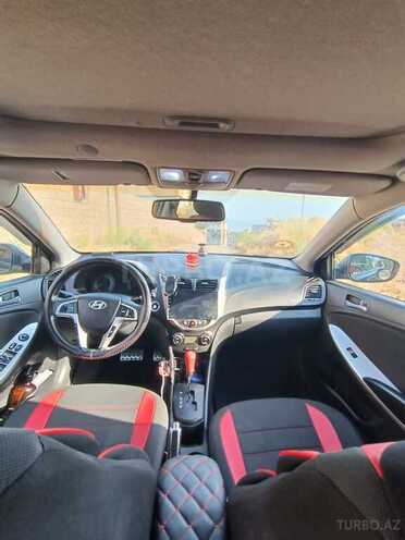 Hyundai Accent-8