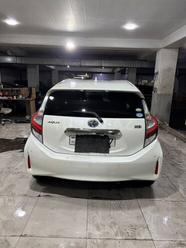 Toyota Aqua-2