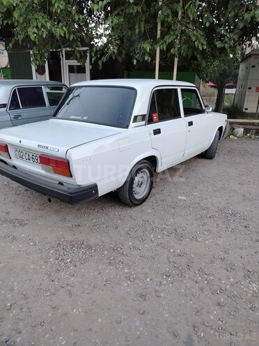 LADA (VAZ) 2107-2