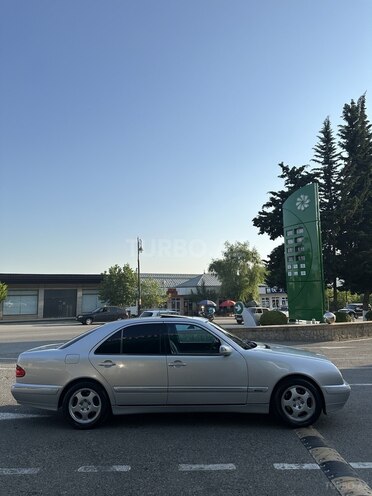 Mercedes E 320-3