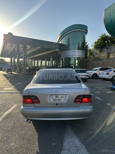 Mercedes E 320-5