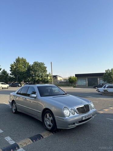 Mercedes E 320-2