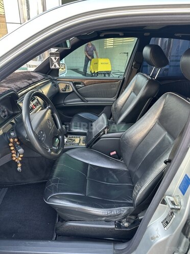 Mercedes E 320-10