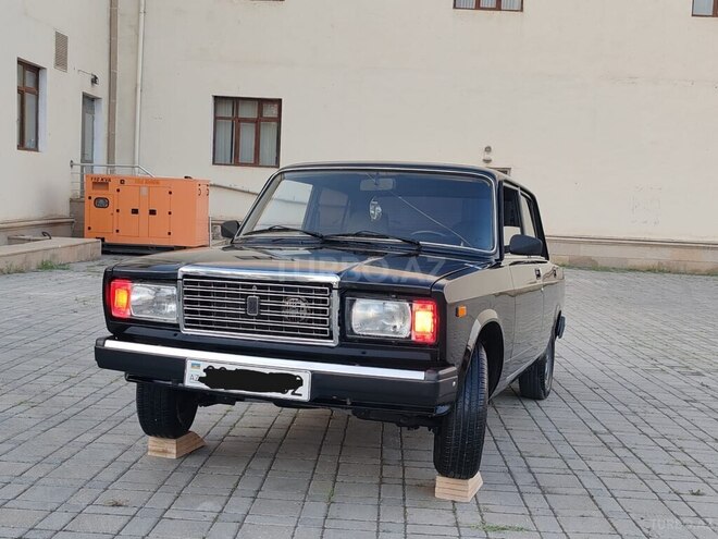 LADA (VAZ) 2107-1