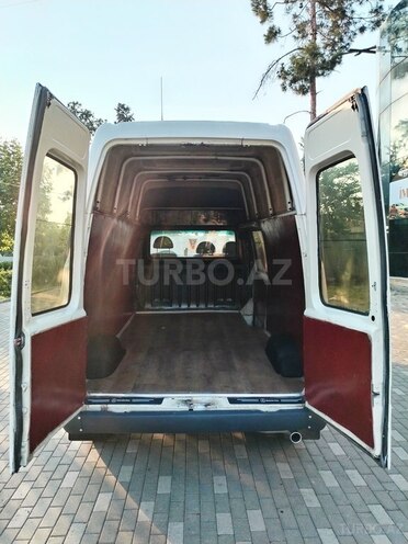 Ford Transit-13