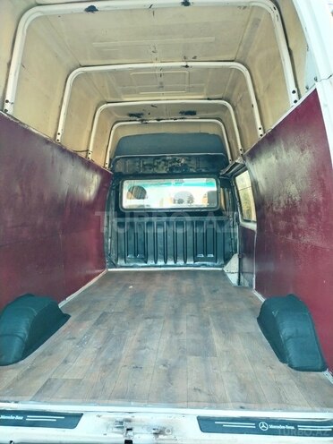 Ford Transit-15