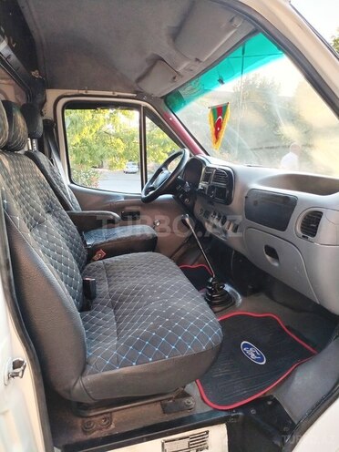 Ford Transit-8