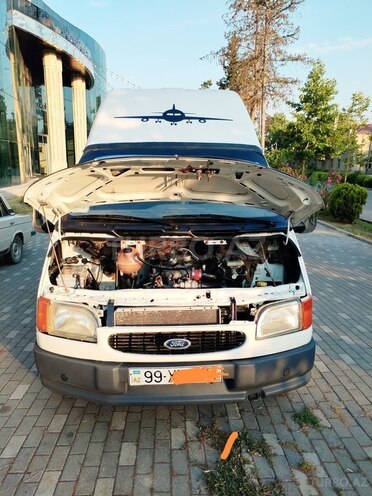 Ford Transit-5