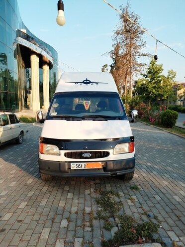Ford Transit-1