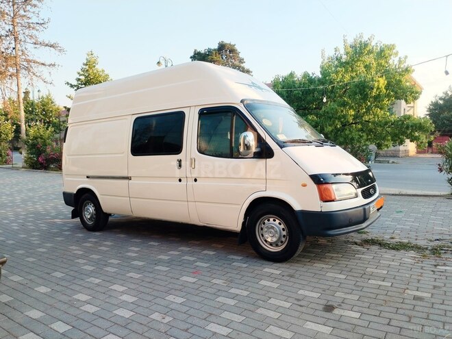 Ford Transit-3