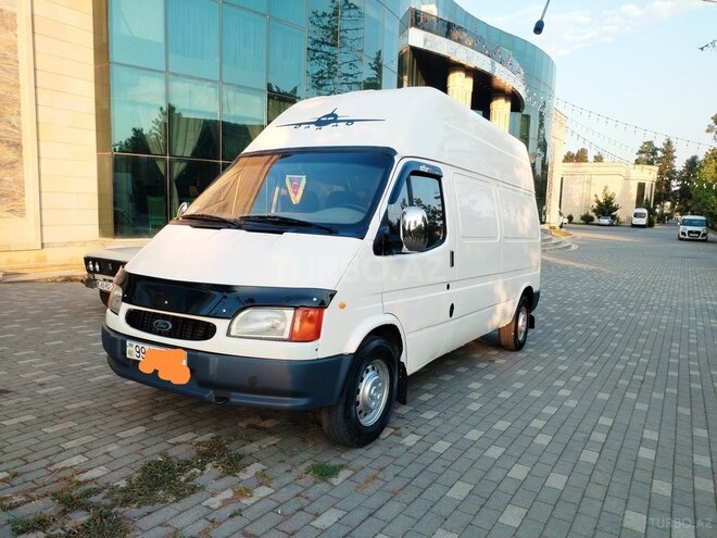 Ford Transit-4