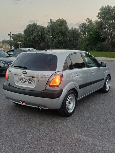 Kia Rio-5