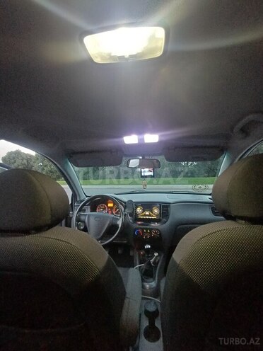 Kia Rio-12