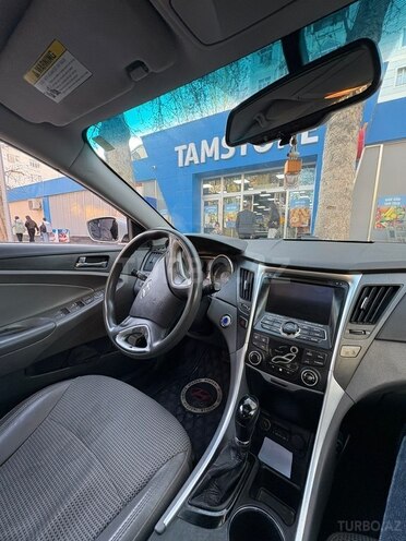 Hyundai Sonata-8