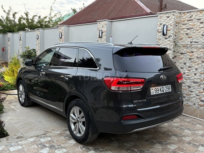 Kia Sorento-9