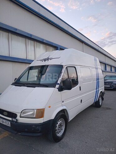 Ford Transit-8