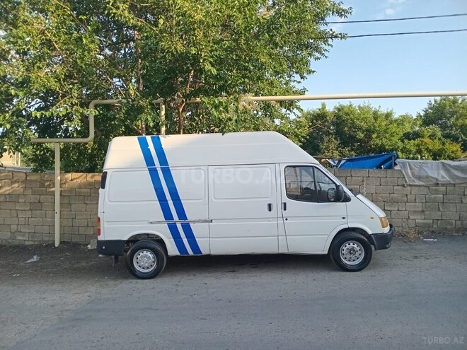 Ford Transit-5