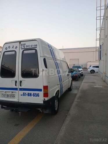 Ford Transit-3