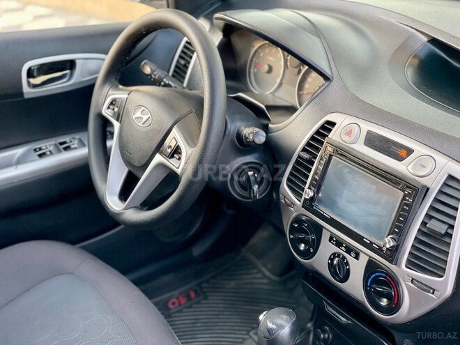 Hyundai i20-17