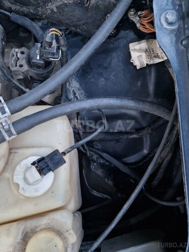 Mercedes E 240-11
