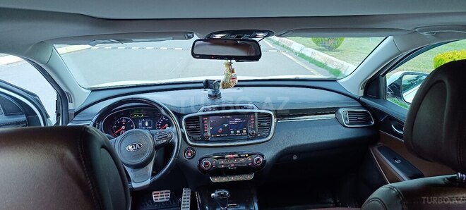 Kia Sorento-11
