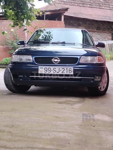 Opel Astra-2