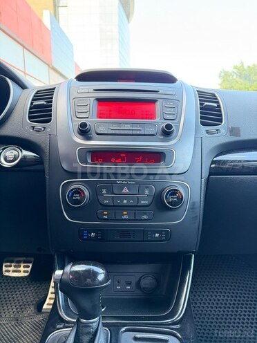 Kia Sorento-16