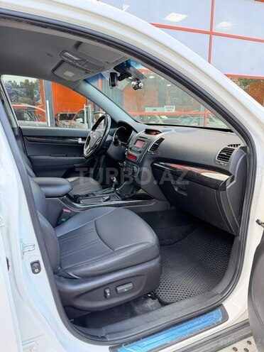 Kia Sorento-11