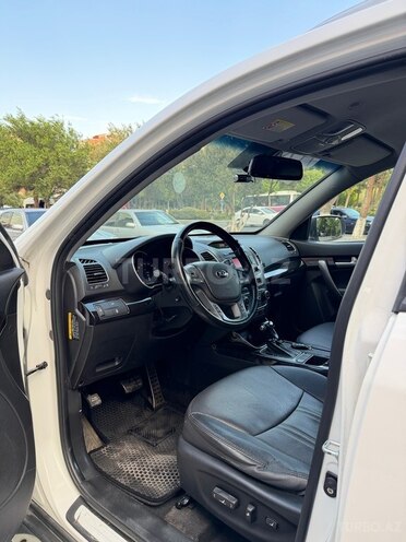 Kia Sorento-9