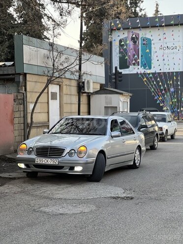 Mercedes E 220-7