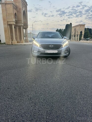 Hyundai Sonata-2