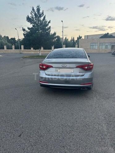 Hyundai Sonata-4