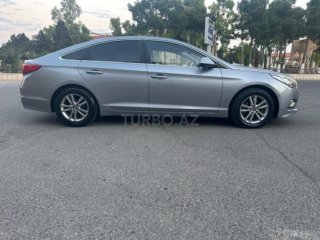 Hyundai Sonata-6