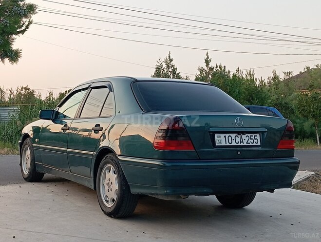 Mercedes C 180-7