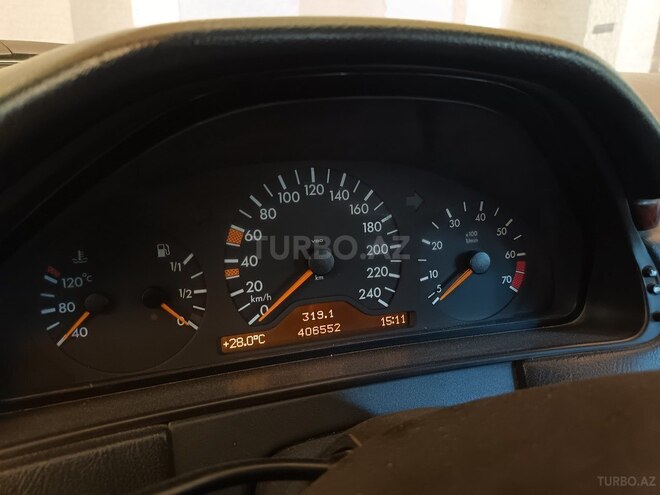 Mercedes E 280 4MATIC-9