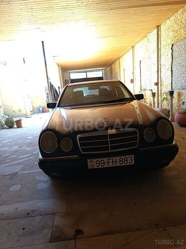 Mercedes E 280 4MATIC-6