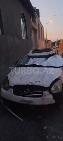 Hyundai Accent-1