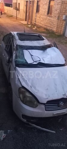 Hyundai Accent-2