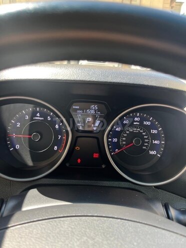 Hyundai Elantra-6